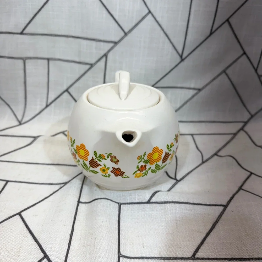 McCoy Teapot Small White Vintage Floral 40 USA Pottery Ceramic 1970s